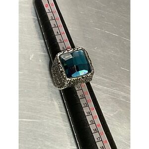 Gorgeous vintage blue and nickel tone ring by Lia Sophia, square.Sz 5